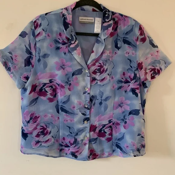 Skirt and top - Picture 3 of 9